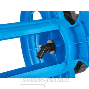 Vozík s vedením zahradní hadice 1/2