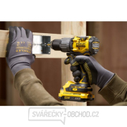 Aku bezuhlíková vrtačka s příklepem V20 18V 2x2,0Ah Stanley FatMax SFMCD726D2K náhled