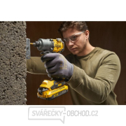 Aku bezuhlíkový rázový utahovák V20 18V 2x2,0Ah Stanley FatMax SFMCF830D2K náhled