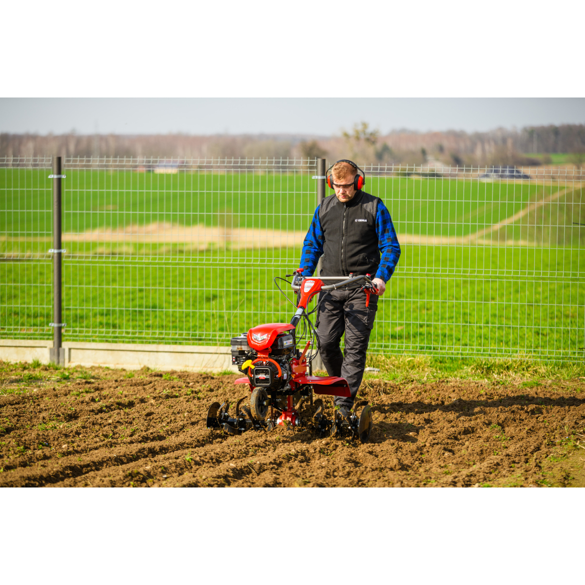 Hahn & Sohn Loncin L103 – výkonný kultivátor s motorem LC175F-2 a pracovním záběrem 103 cm Náhled