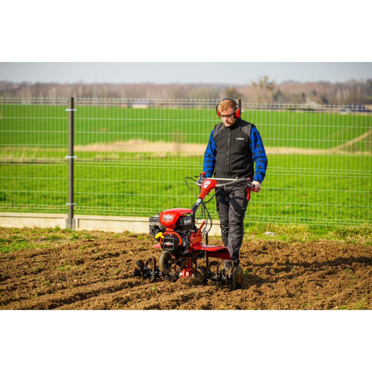 Hahn & Sohn Loncin L103 – výkonný kultivátor s motorem LC175F-2 a pracovním záběrem 103 cm Náhled