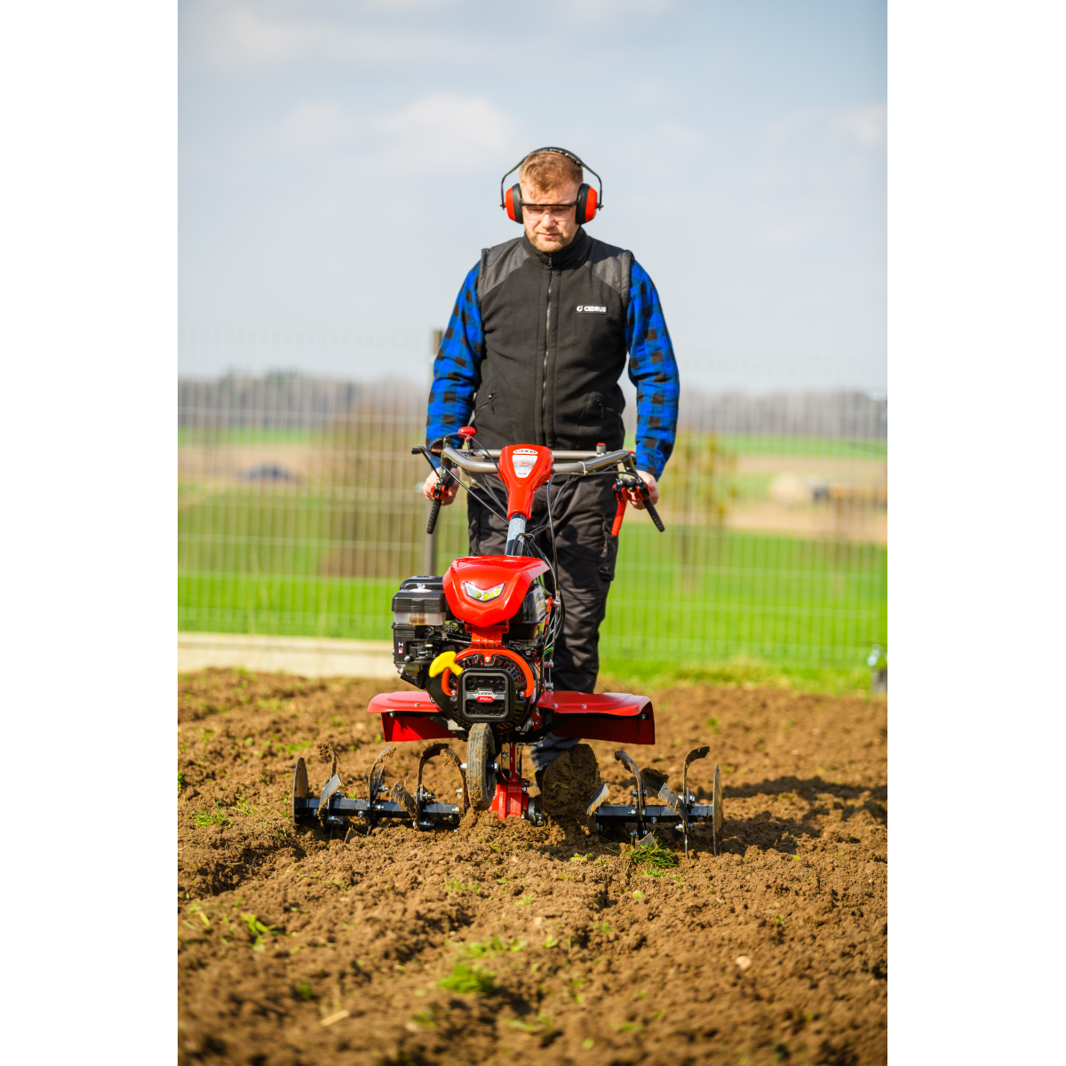 Hahn & Sohn Loncin L103 – výkonný kultivátor s motorem LC175F-2 a pracovním záběrem 103 cm Náhled
