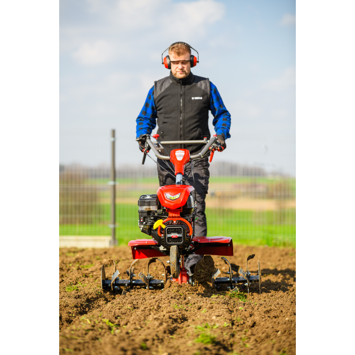 Hahn & Sohn Loncin L103 – výkonný kultivátor s motorem LC175F-2 a pracovním záběrem 103 cm Náhled