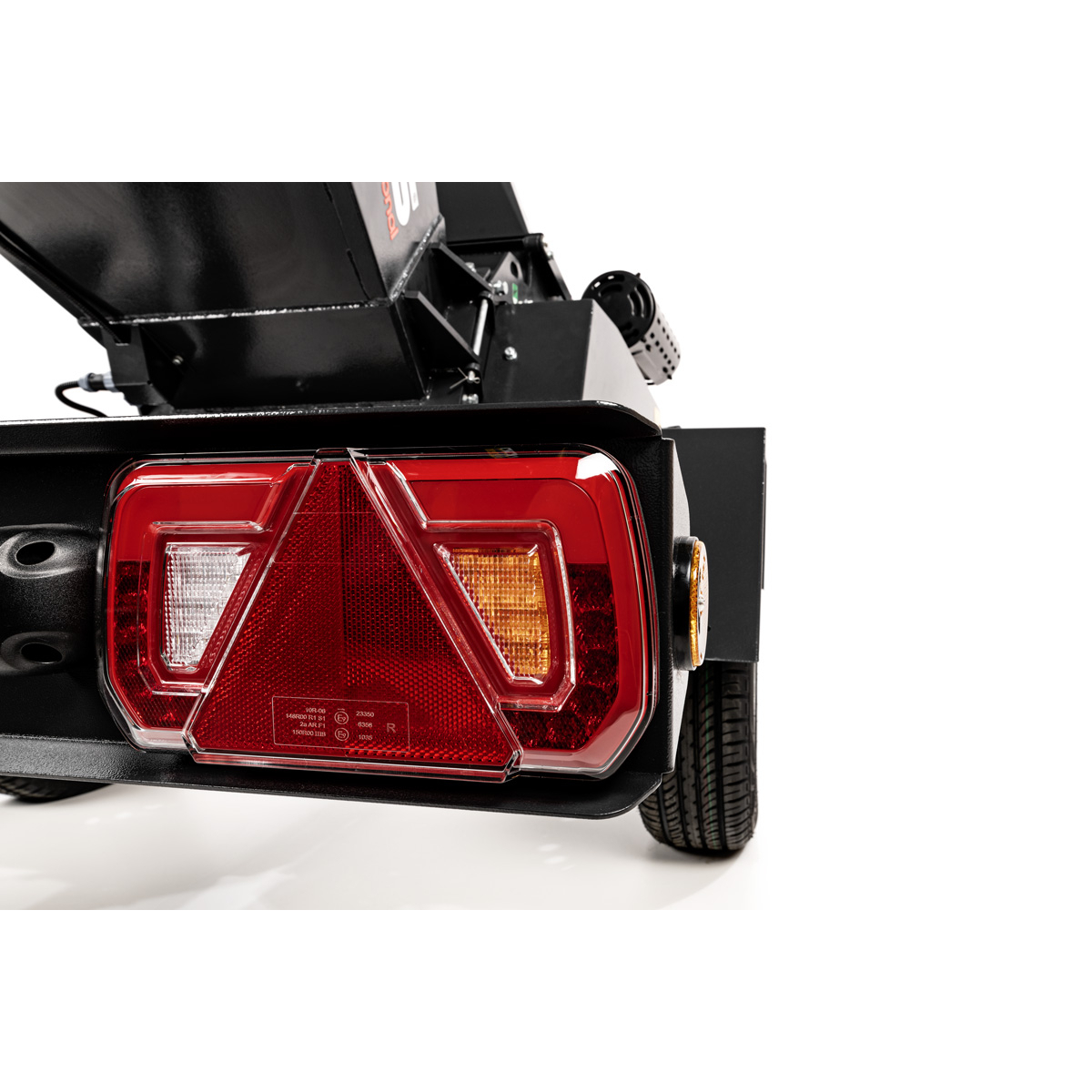Hahn & Sohn Cedrus R13 – profesionální přívěsný drtič větví s benzínovým motorem Loncin 18 kW Náhled