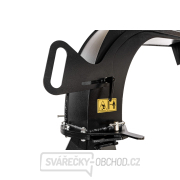 Hahn & Sohn Cedrus RBD16 – profesionální bubnový drtič větví s hydraulickým podavačem a přívěsem kategorie B náhled