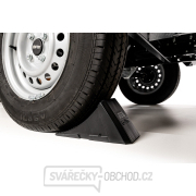 Hahn & Sohn Cedrus RBD16 – profesionální bubnový drtič větví s hydraulickým podavačem a přívěsem kategorie B náhled