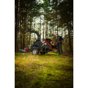 Hahn & Sohn Cedrus RBD16 – profesionální bubnový drtič větví s hydraulickým podavačem a přívěsem kategorie B náhled