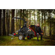 Hahn & Sohn Cedrus RBD16 – profesionální bubnový drtič větví s hydraulickým podavačem a přívěsem kategorie B náhled