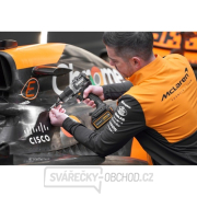 DeWALT Příklepová vrtačka DEWALT x McLaren F1 Team 18V XR s bezuhlíkovým motorem – 2 × 4 Ah baterie+nabíječka Náhled