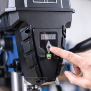 Scheppach TBM 300 Vario stojanová vrtačka s křížovým laserem a LED osvětlením náhled