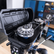 Scheppach TBM 300 Vario stojanová vrtačka s křížovým laserem a LED osvětlením náhled