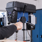 Scheppach TBM 250 Vario stojanová vrtačka s křížovým laserem Náhled