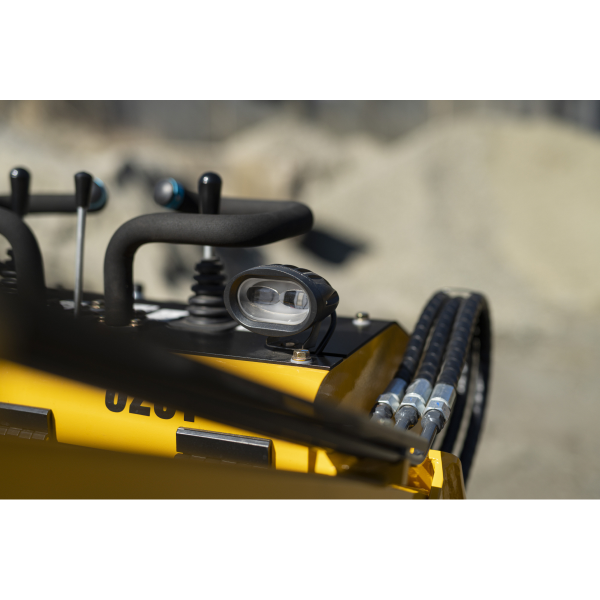 Mininakladač pásový BAUGARDEN 323T Briggs&Stratton lžíce 850mm Náhled