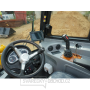 Kolový nakládač BAUGARDEN BGKN12CAB + lžíce 1480mm + hydroupínák náhled